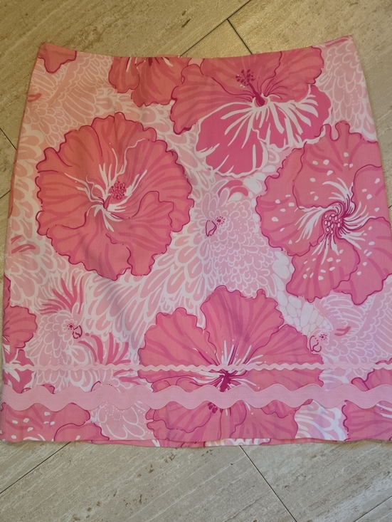 Lilly Pulitzer Dresses & Skirts - Lilly Pulitzer Vintage Pink Floral Design Print Skirt